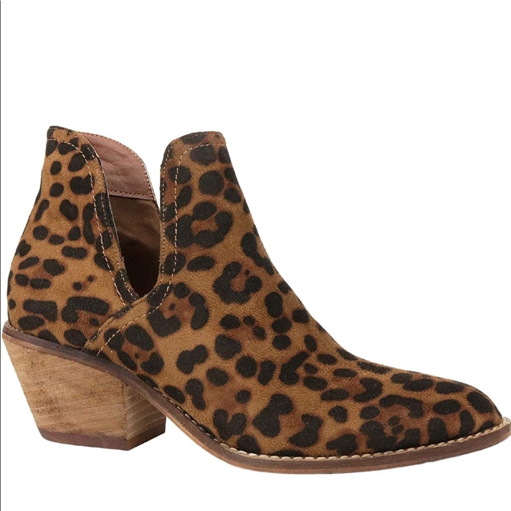 BRAND NEW WITH BOX Women Western Short Ankle Pointed Toe Booties Boot LEOPARD